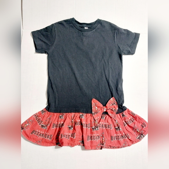 Black and Red custom made NFL Tampa Bay Buccaneers TShirt Dress Size 7 - Picture 1 of 8